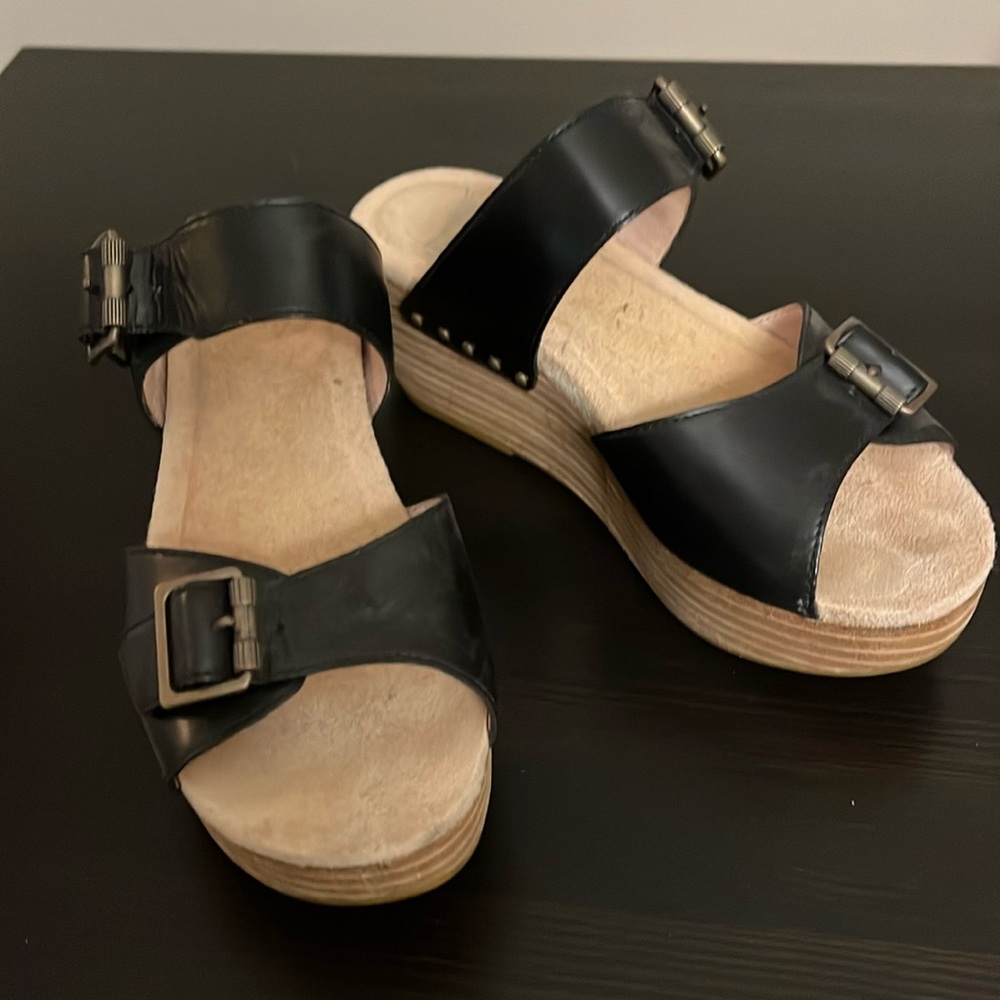 Dansko black wood heeled sandals size 6